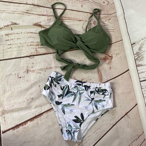 Bikini swimsuit - Picture 6 of 8